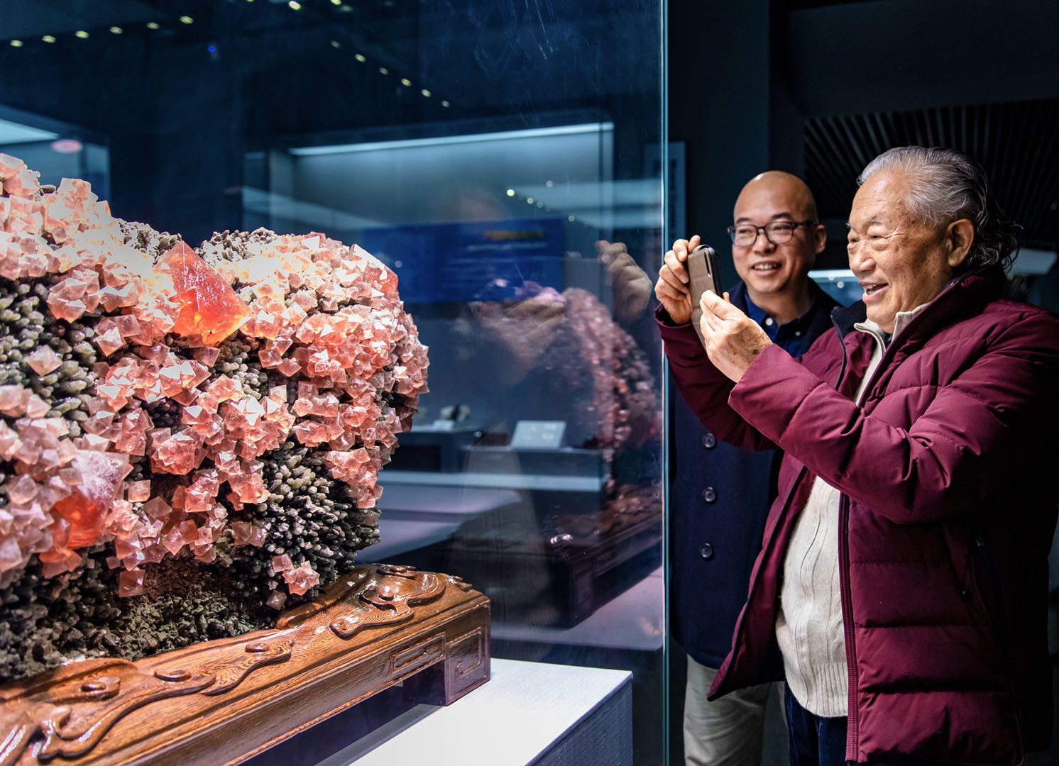 80歲高齡的宋瑞祥老部長蒞臨“湖南省地質博物館”